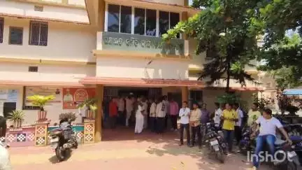 ହିଞ୍ଜିଳି: ହିଞ୍ଜିଳି କାଟୁ ନିର୍ବାଚନ ମଣ୍ଡଳି ର ଶେରଗଡ଼ ବ୍ଲକ ଗୋଷ୍ଠୀ ଉନ୍ନୟନ ଅଧକାରୀ ଭାବେ ଯୋଗଦେବେ ବୌଦ୍ଧ ଡେପୁଟି କଲେକ୍ଟର