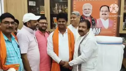 बीरपुर: डिप्टी सीएम के सामने मुकुल प्रकाश ने राजद से इस्तीफा देकर समर्थकों संग भाजपा में शामिल हुए