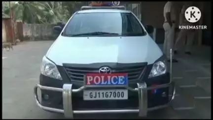 જૂનાગઢ: ચોબારી ફાટકેથી મોપેડ પર વિદેશી દારૂ લઈ નીકળેલો સગીર રાઉન્ડ અપ