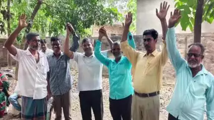 চাপড়া: চাপড়া বিধানসভার হাটখোলা সমবায় কৃষি উন্নয়ন সমিতির পরিচালন সমিতির নির্বাচনে মনোনয়নপত্র জমা দিল তৃণমূল প্রার্থীরা