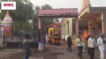 पाचोरा: 52 वर्षांची परंपरा असलेल्या दिंडीचे बाळत गावात भव्य स्वागत, महेंद्र स्वामी भक्त निवास येथे करण्यात आली होती व्यवस्था,