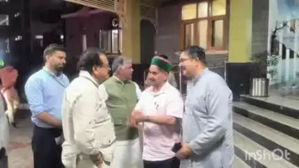 शाहपुर: उपमुख्यमंत्री सचेतक केवल सी पठानिया ने एसपी बघेल का धर्मशाला पहुंचने पर जोरदार स्वागत किया