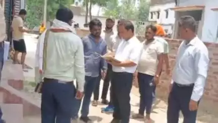 कैंपियरगंज: कैम्पियरगंज में बिजली विभाग ने की बड़ी कार्रवाई, 57 बकायेदारों के कनेक्शन काटे और ₹3.24 लाख की वसूली की