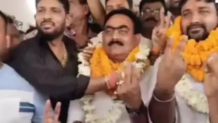 निरसा/चिरकुंडा: निरसा में हाइवा वाहन संगठन का चुनाव संपन्न, संजय सिंह अध्यक्ष और अभिजीत चक्रवर्ती सचिव बने