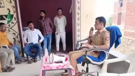 लालगंज: कोतवाली के मादामई गांव में साइबर अपराध को लेकर जागरूकता गोष्ठी का आयोजन किया गया
