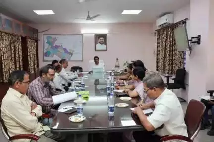 సంగారెడ్డి: ఇంటర్మీడియట్ లో విద్యార్థుల నమోదు శాతాన్ని పెంచాలి : అదనపు కలెక్టర్ చంద్రశేఖర్