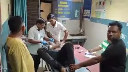 नगर के हापुड़ मार्ग स्थित मोहल्ला नंदपुरी के निकट दो बाइकों की भिड़ंत, एक बाइक सवार घायल, पुलिस जांच में जुटी