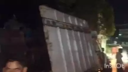 बांका: धर्मरक्षक सेना ने 51 पशुओं की जान बचाई, आजाद चौक पर पिकअप से 52 पशु मिले, एक की मौत