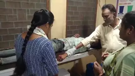सिंगोली: ग्राम धोगवा के पास बाइक दुर्घटना में एक युवक गंभीर रूप से घायल, प्राथमिक उपचार के बाद सिंगोली से रेफर