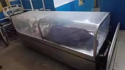 निवाड़ी: मुडारा ग्राम में सर्पदंश से 48 वर्षीय व्यक्ति की मौत, शव फ्रीजर में रखा गया