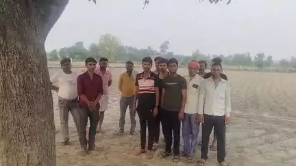 सहसवान: दहगवाँ में आम के पेड़ पर फांसी लगाकर एक युवक ने की आत्महत्या, पुलिस ने शव पोस्टमार्टम के लिए भेजा