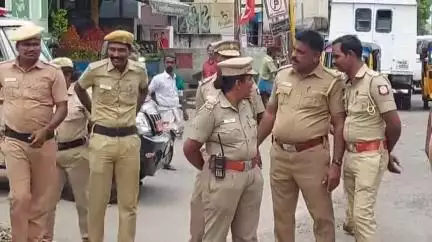 ஆலங்குடி: டிப்பர் லாரி பறிமுதல் வன்னியன் விடுதியில் ஆற்று மணல் கடத்திய பெண் உள்ளிட்ட 3 நபர்கள் மீது வழக்கு பதிவு