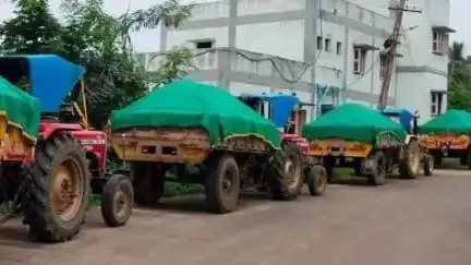 శ్రీకాకుళం: జలుమూరుమండలం లో ఇసుకను అక్రమంగా తరలిస్తున్న ట్రాక్టర్లు స్వాధీన పరుచుకున్న తహసిల్దార్ రామారావు