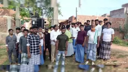 बिरनी के ग्राम पोखरिया टोला कारूटांड मे बिजली एवं ट्राँसफार्मर के खराब हो जाने के कारण ग्रामीणों ने किया प्रदर्शन.. l