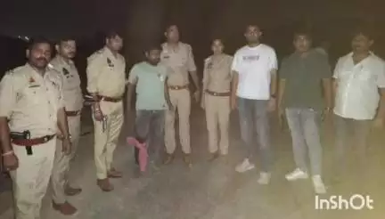 आगरा: चेन स्नेचिंग की घटना में शामिल अभियुक्त को घड़ी देवरी के पास मुठभेड़ के दौरान किया गया गिरफ्तार