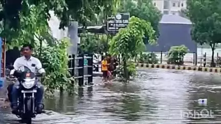 ರಾಯಚೂರು: ನಗರದ ರಾಷ್ಟ್ರೀಯ ಹೆದ್ದಾರಿಯ ಮೇಲೆ ಮಳೆಯ ನೀರು,ವಾಹನ ಸವಾರರ ಪರದಾಟ #localissue