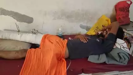 बुरहानपुर नगर: बुरहानपुर-मुक्ताईनगर के पास कार ने मोटरसाइकिल सवार मजदूर को मारी टक्कर, अस्पताल में भर्ती