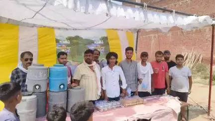 चायल: घोसिया रोड में कांग्रेसियों ने बेतहाशा गर्मी में राहगीरों को पिलाया ठंडा सर्वत, कार्यों की हुई जमकर सराहना