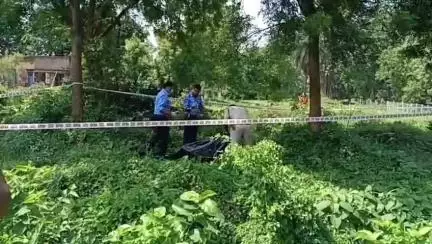 ফরিদপুর দুর্গাপুর: দুর্গাপুর ইস্পাত নগরীর মার্কনী এলাকা থেকে এক মহিলার পচা গলা মৃতদেহ উদ্ধার, উদ্ধার করলো বিজোন ফাঁড়ির পুলিশ