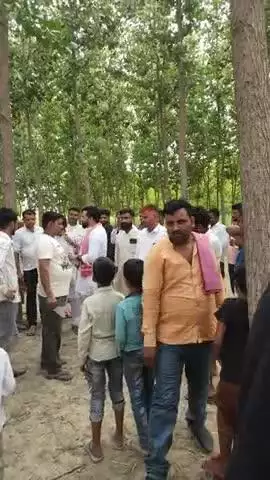 136 ददरौल विधानसभा के अंतर्गत ग्राम पंचायत कटिया कंबू में PDA पर मीटिंग की एवं PDA पर चर्चा की और समाजवादी पार्टी का सपोर्ट करने के लिए जनता से अपील की

 में आपका सेवक लखन प्रताप सिंह