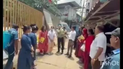 ठाणे: पावसाळ्याच्या पार्श्वभूमीवर मनपा आरोग्य विभागाची टीम सज्ज, घरोघरी जाऊन आजाराबाबत जनजागृती आणि पाहणी