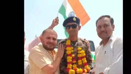 જેસર: સનાળા સહિત ગામોમાં ઇન્ડિયન આર્મીને ટ્રેનિંગ પૂર્ણ કરીને વતન પરત રતા 4થી વધુ જવાનોના સામૈયા કરાયા સ્વાગત યાત્રા કઢાઇ