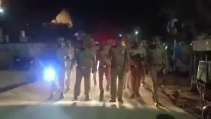 अकबरपुर: पुलिस अधीक्षक ने कस्बा अकबपुर में पैदल भ्रमण कर सुरक्षा व्यवस्था का लिया जायजा, दिए आवश्यक दिशा-निर्देश