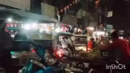 পুরুলিয়া ২: নিত্যদিনের টোটোর জ্যামে নাজেহাল অবস্থা শহরবাসীর সন্ধ্যের পর চক বাজারে চলে টোটো দৌরাত্ম্য #jansamasya