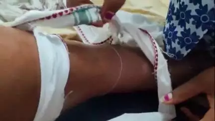 लोहरदगा: धवरा गांव के पास मिर्च तोड़ने के दौरान बहरी जड़ा सांप ने काटा, पीड़ित सदर अस्पताल में भर्ती