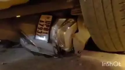 कोल: बारहद्वारी में कार ने स्कूटी सवार को रौंदा, स्कूटी कार के नीचे दबकर हुई क्षतिग्रस्त, स्कूटी सवार की कई हड्डियां टूटी