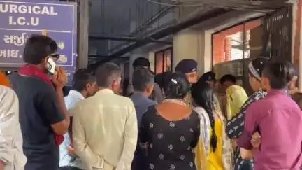 વડોદરા: લસુન્દ્રા ગામે ચૂંટણી માટે ઉમેદવારી ફોર્મ ભરનાર ઉમેદવારને સળગાવી દીધા હોવાના આક્ષેપ,મંજુસર પોલીસે તપાસ હાથધરી