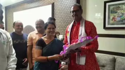 ଗୋପାଳପୁର: ଗଞ୍ଜାମ ଗସ୍ତରେ ଉପ ମୁଖ୍ୟମନ୍ତ୍ରୀ କନକବର୍ଦ୍ଧନ ସିଂହଦେଓ, ଗୋପାଳପୁର ଠାରେ ସ୍ବାଗତ ଜଣାଇଲେ ଦଳୀୟ ନେତା