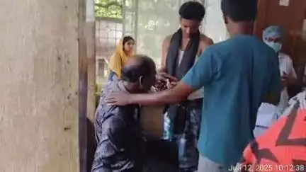 মুরারই ১: চার নম্বরে টোটো উল্টে গুরুতর আহত ১, চিকিৎসার জন্য অনাহলো রাজগ্রাম প্রাথমিক স্বাস্থ্য কেন্দ্রে, পরে রামপুরহাট রেফার
