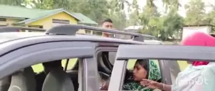 নগৰবেৰা: নগৰবেৰাৰ ভখুৰাদিয়াত বাঘৰ সন্ত্ৰাস, গাঁওখনৰ এগৰাকী মহিলা আৰু এজন যুৱকক আক্ৰমণ, জিএমচিএইছলৈ প্ৰেৰণ