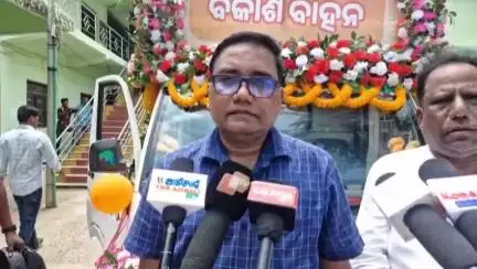 ଜଳେଶ୍ବର: ଜଳେଶ୍ୱର ବ୍ଲକ ପରିସରରେ ବିକାଶ ବାହାନ ଶୁଭାରମ୍ଭ ନେଇ ବିଡ଼ିଓ ଓ ବରିଷ୍ଠ ବିଜେପି ନେତାଙ୍କ ପ୍ରତିକ୍ରିୟା