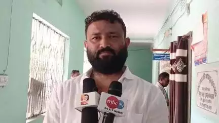 ବଲାଙ୍ଗୀର: ଦେଓଗାଁ ବ୍ଲକ ଠାରେ ସରକାରଙ୍କ ଏକ ବର୍ଷ ପୂର୍ତ୍ତି ଉପଲକଷେ ବିକାଶକୂ ସବୁଜ ପତାକା ଦେଖାଇ ପ୍ରତିକ୍ରିୟା ରଖିଲେ ବ୍ଲକ ଅଧ୍ୟକ୍ଷ