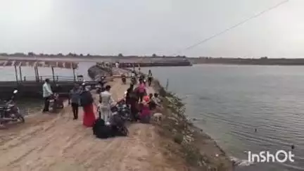 बिंदकी: बारा-गलौली घाट के बीच यमुना नदी में आजादी से अब तक नहीं बना पक्का पुल, लोगों को होती परेशानी #jansamasya
