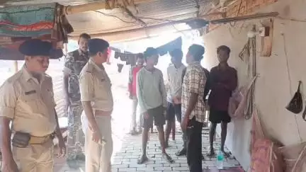 कांके: हिनू के शिवपुरी काली मंदिर के पास मजदूरों के मोबाइल और पैसे की चोरी