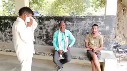 लखीमपुर: कस्ता में घरेलू कलह के चलते युवक ने अपने घर में फांसी लगाकर की आत्महत्या, परिवार में मचा कोहराम