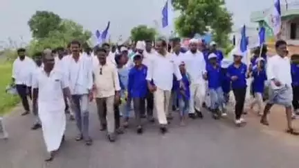 కళ్యాణదుర్గం: 9వ రోజు అండేపల్లి నుంచి ప్రారంభమైన మాజీ ఎంపీ తలారి రంగయ్య పాదయాత్ర