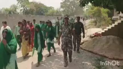 नौडीहा बाज़ार: नौडीहा बाजार पीएम श्री उच्च विद्यालय में नशामुक्ति को लेकर जागरूकता रैली निकाली गई
