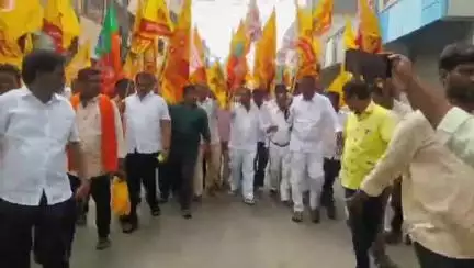 మండపేటలో కూటమి శ్రేణుల విజయోత్సవ ర్యాలీ, ముఖ్య అతిథిగా పాల్గొన్న ఎమ్మెల్యే వేగుళ్ళ జోగేశ్వరరావు