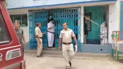 বারাবনী: সীতারামপুর এথোড়া রোডে যুবকের গলাকাটা দেহ উদ্ধারের ঘটনায় গ্রেপ্তার 
১ যুবতী, পাঠানো হলো আসানসোল জেলা আদালতে
