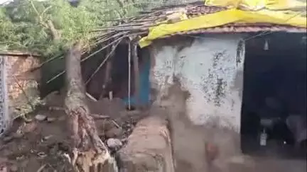 रायसेन: मरमटा गांव में आंधी-तूफान से भारी तबाही, 40 मकान क्षतिग्रस्त, लाखों का नुकसान