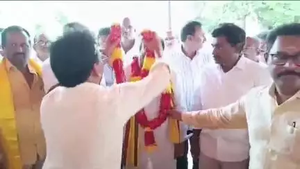 పెద్దాపురం టిడిపి పార్టీ కార్యాలయం వద్ద, కూటమి ప్రభుత్వం ఏర్పడిన మొదటి వార్షికోత్సవం ఘనంగా నిర్వహించారు.