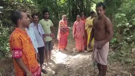 করিমগঞ্জ: ভেটারবন্দ জিপির ৬ নং ওয়ার্ডের গ্রামীণ রাস্তার বেহাল অবস্থা,কর্তৃপক্ষের নিকট রাস্তা তৈরী করার আবেদন #jansamasya