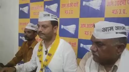 मऊ: पुलिस लाइन इलाके में आम आदमी पार्टी के जिलाध्यक्ष ने महेंद्र राजभर के समर्थन में की प्रेस वार्ता, कार्रवाई की उठाई मांग