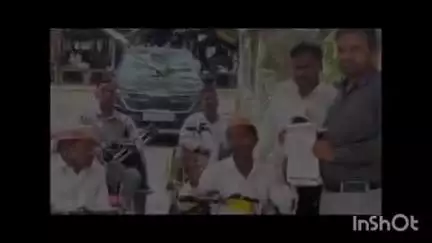 गोला गोकरणनाथ: गोला तहसील परिसर में उप जिलाधिकारी गोला ने ज्ञापन नायब तहसीलदार गोला को सौंपा