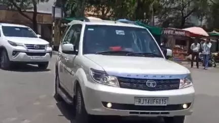 भदेसर: भादसोडा में अशोक गहलोत का भव्य स्वागत, मेवाड़ी परंपरा से सम्मान, गहलोत संविधान बचाओ यात्रा पर निकले हैं