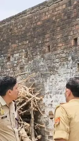 बख्शी का तालाब: कठवारा गांव में राजेश गौतम का शव उसके घर में बेड पर पाया गया, घर से बदबू आने पर पड़ोसियों ने पुलिस को दी सूचना